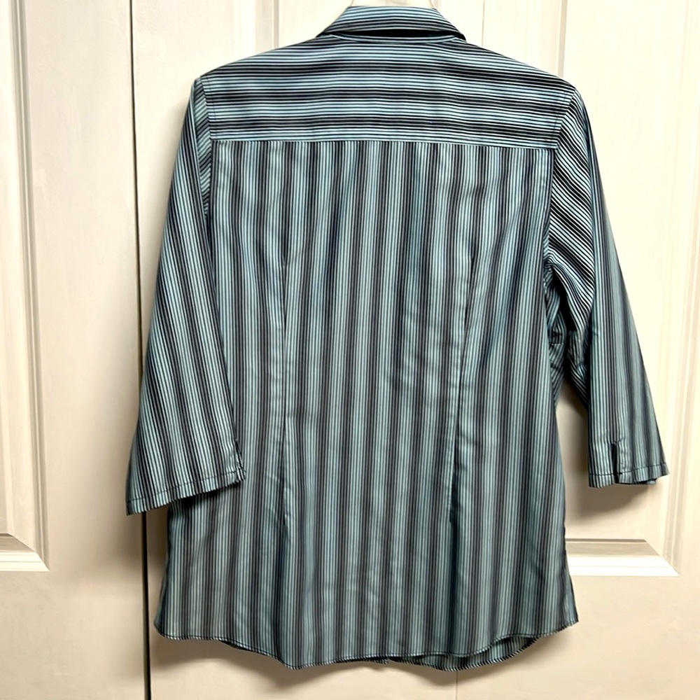 Cabelas Blue Gray Striped Collar Mid Sleeve Fitted Top Size M - Picture 5 of 7